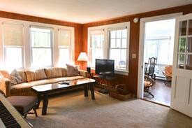 Webster House | Beautiful and Quiet Lakeside Retreat