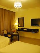 Amman Apartment | Ocean Hotel Spectacular Queen Room 4