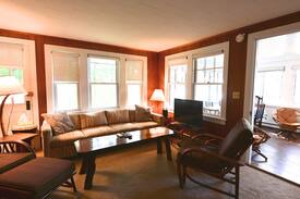 Webster House | Beautiful and Quiet Lakeside Retreat