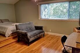 Westminster House | Large Garden View Room by Bella Terra