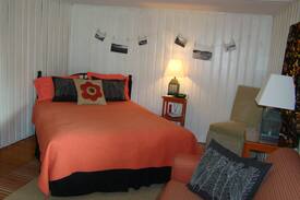 Lincolnville Hotel | Poppy Room