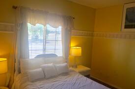 Palmdale House | West Palmdale Boutique studio ideal long stay safe