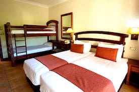 Victoria Falls Bed & Breakfast | Kingdom Hotel