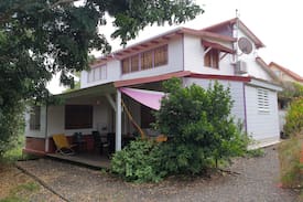 Riviere-Salee House | Maison créole bois avec jardin