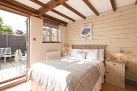 Pitchcombe Cabin | The Stables, Evesham Worcestershire Cotswolds UK