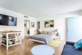Burbank Apartment | THE MELODY @WARNER BROS POOLSIDE# E