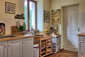 Neuvy Le Barrois House | Vriendelijk huis met zwembad in tip top staat.