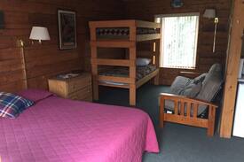 Sterling Cabin | Alaska Redfish Lodge cabin 4