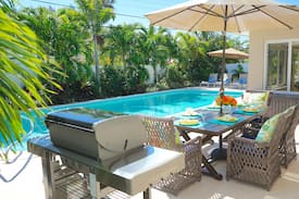 Bel Air House | RENT LUXE 5 STAR 40x20 HEATED POOL STEPS 2 BEACH!