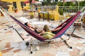 Oshien Bed & Breakfast | SIKASO BEACH HOTEL