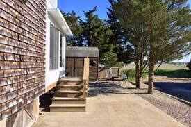 Green Harbor-Cedar Crest House | Duxbury Beach Escape