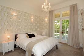 Dunedin Villa | 3-4 Rooms In Villa