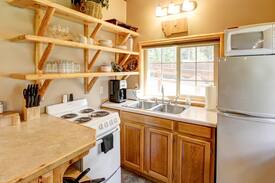 Martin City Cabin | The Griz Cabin @ The Historic Tamarack Lodge