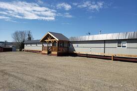 Taylor Hotel | Lodge in Taylor B.C.