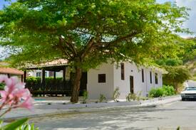 Sint Michiel Villa | EXCLUSIVE BLUE BAY BEACH VILLA