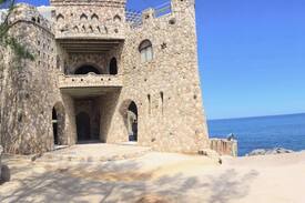 West End Villa | Pattoo Castle