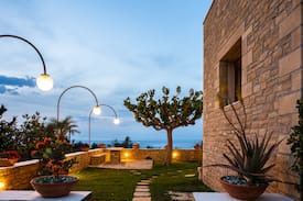 Tria Monastiria Villa | Villa Natura Large villa near amenities