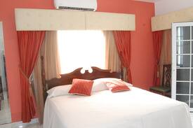 Lucea Hotel | Global Villa Hotel & Conference Center