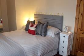 Fintry Cabin | Double and King rooms in Hillview Cottage
