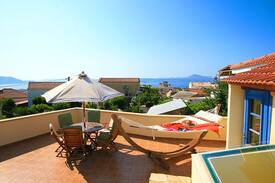 Plaka House | 3 bedroom villa sleeps 6 in plaka