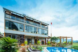 Mofenglin Hotel | 【花筑·朴墅民宿】秋分·观景豪华标间：万峰林景区内/归园田居/质朴中式/果园采摘
