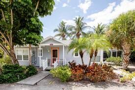 Captiva House | BAYWATCH COTTAGE ON CAPTIVA - PET FRIENDLY WITH DOCK