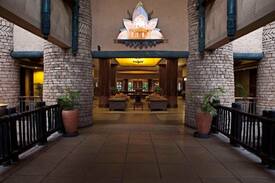 Victoria Falls Bed & Breakfast | Kingdom Hotel