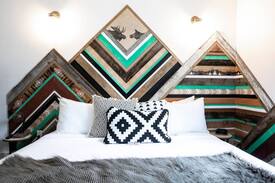 Downtown Edmonton Hotel | BOUTIQUE HOTEL | BESIDE ROGERS PLACE | LUX ....