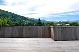 Arthur's Point Villa | Queenstown Chic Chalet -