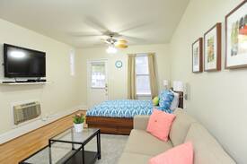 Hyde Park House | Cozy Bright Hyde Park Guest House