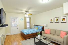 Hyde Park House | Cozy Bright Hyde Park Guest House