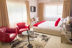 Tlokweng Bed & Breakfast | Kinross Bed & Breakfast