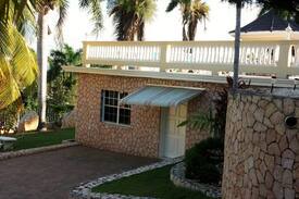 Montego Bay House | Large 1 Bedroom Apartment with Swimming Pool