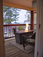West Livingston House | Amazing Lake House to Enjoy Every Sunset