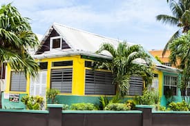 Saint Lawrence House | Private room steps away from beach