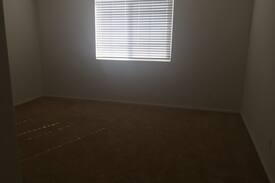 Lake Elsinore House | Rent out this beautiful room
