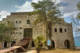 West End Villa | Pattoo Castle