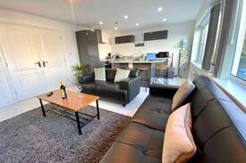 Ramsey Apartment | Staycation In Ramsey Contemporary Apartment