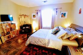 Clarkdale House | ClarkdaleCorner, Private Room, Bathroom+Sunroom
