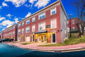 Downtown St. John's House | Signal Hill Brownstone by Hometel