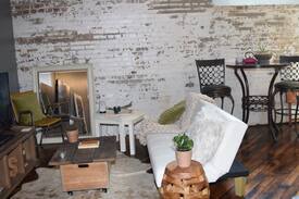 Germantown Apartment | GERMANTOWN LOFT! POOL-GYM-CONVENIENT LOCATION!