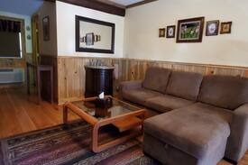 White Salmon Cabin | Birds' Paradise: Modern Log Cabin- The Gorge