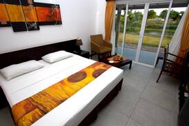 Pasikuda Hotel | Amethyst Resort Passikudah (With Breakfast)