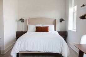Navy Yard Apartment | Sonder | Callisto | Airy Studio + Laundry