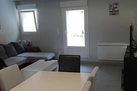 Foucherans House | Chambre cosy dans maison avec terrasse