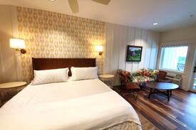 Westfield Hotel | Bedroom 2 at The Big Creek Lodge