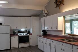 Lambton Shores Cabin | Ipperwash Family Cottage for Rent