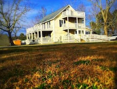 Davis House | Davis Shore Sportsman's Lodge 5 BR Lodge