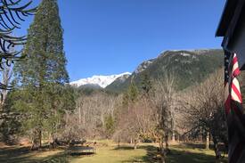 Baring House | Baring Majestic View Polar Bear cabin