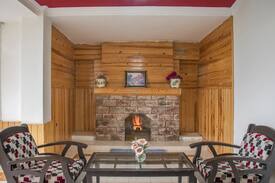 Kasauli Apartment | 6 Bedroom enchanting Apts | Lawn | Bonfire | Staff